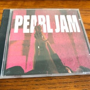 Pearl Jam “Ten” CD